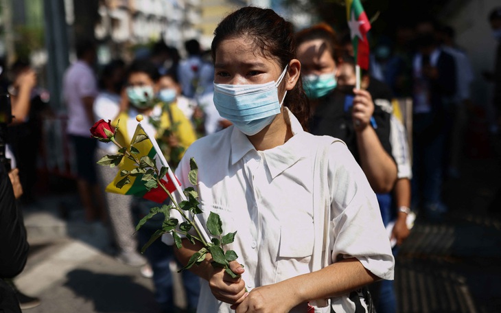 Myanmar: Hàng triệu người dân xuống đường dù bị đe dọa 