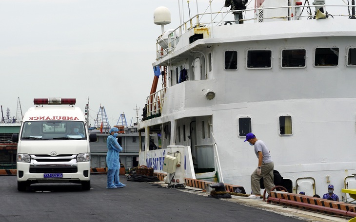 Có thuyền viên dính COVID-19, tàu Singapore xin không nhập cảnh vào Việt Nam