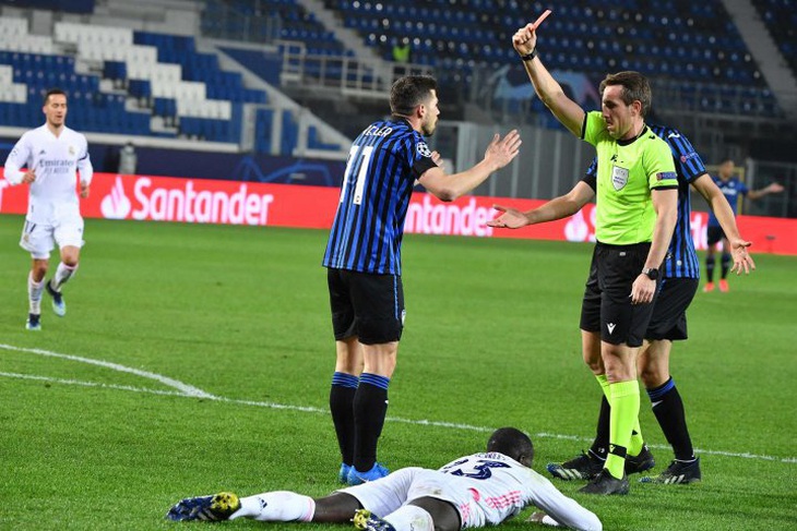 Real thắng vất vả 10 người Atalanta - Ảnh 2. Real thắng vất vả 10 người Atalanta - Ảnh 2.