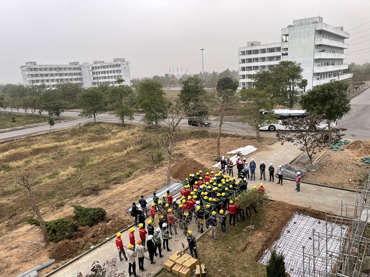 Tiến độ thần tốc, Bệnh viện dã chiến thứ 3 tại Hải Dương đang thành hình - Ảnh 4.