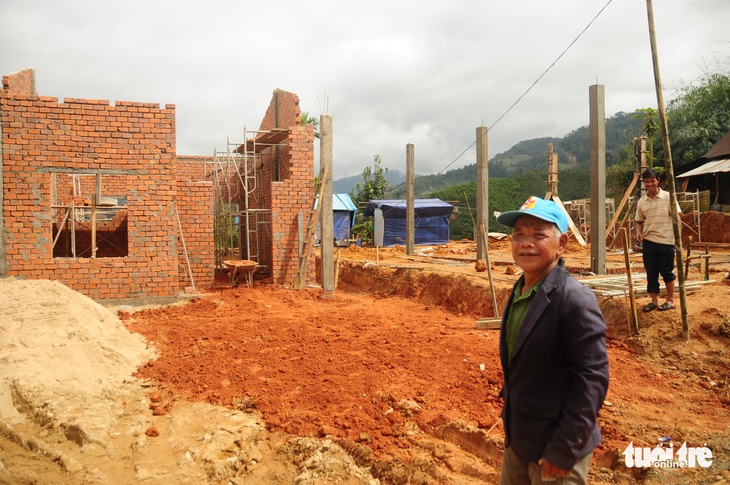 Chạy Tết ở những ngôi làng bị xóa sổ trong lũ - Ảnh 4. Chạy Tết ở những ngôi làng bị xóa sổ trong lũ - Ảnh 4.