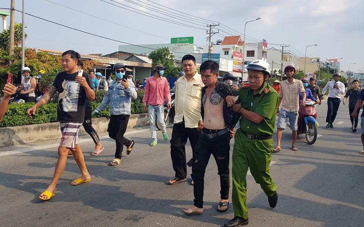 Tạm giữ đối tượng ở An Giang thuê xe ô tô rồi đem cầm lấy 100 triệu đồng để trả nợ - Ảnh 2.