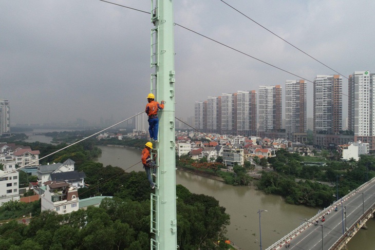 Mới đầu mùa khô, điện tiêu thụ tại TP.HCM đã tăng vượt 2020 - Ảnh 1.