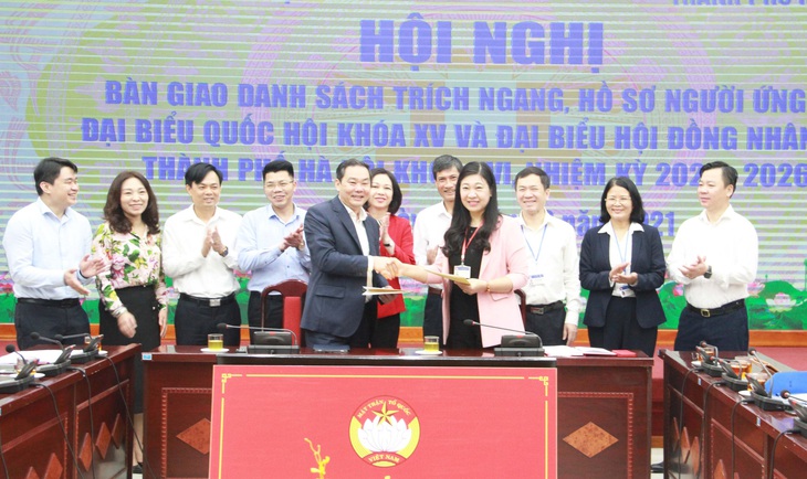 Hà Nội hiệp thương lần hai, nhất trí danh sách sơ bộ 72 ứng viên đại biểu Quốc hội - Ảnh 1.