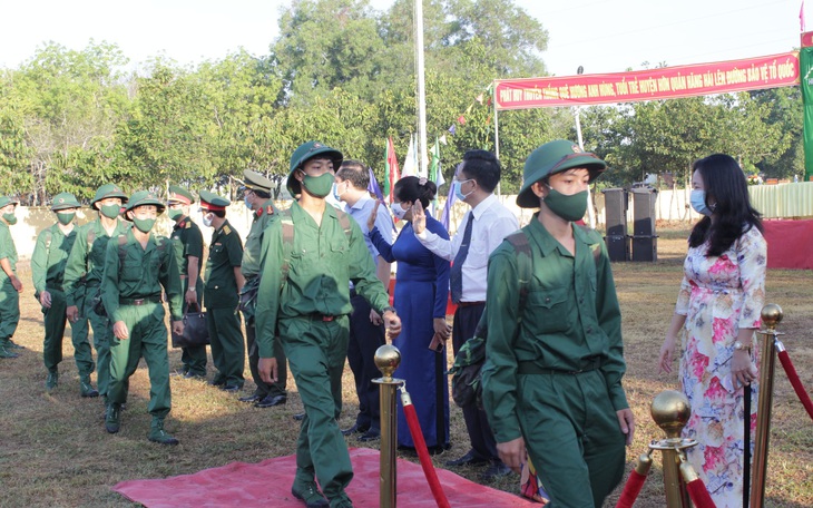 Bình Phước: 1.276 thanh niên lên đường nhập ngũ