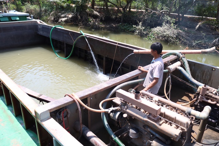 3 ngày tới mặn lên cao, người dân miền Tây thận trọng dùng nước tưới tiêu - Ảnh 1.