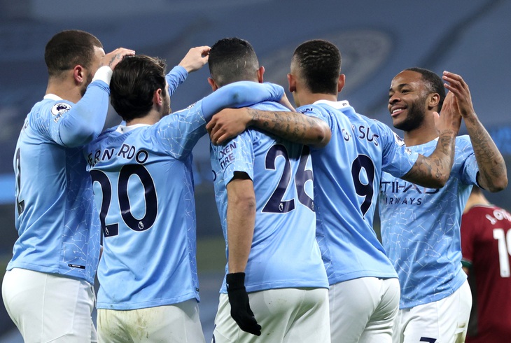 Man City mạnh mẽ san bằng các chướng ngại, thắng trận thứ 21 - Ảnh 1.