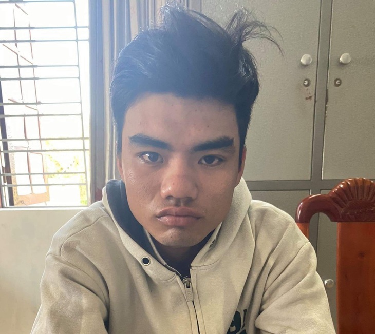 Cướp không thành, nam thanh niên đâm trọng thương phụ nữ trong đêm - Ảnh 1. Cướp không thành, nam thanh niên đâm trọng thương phụ nữ trong đêm - Ảnh 1.