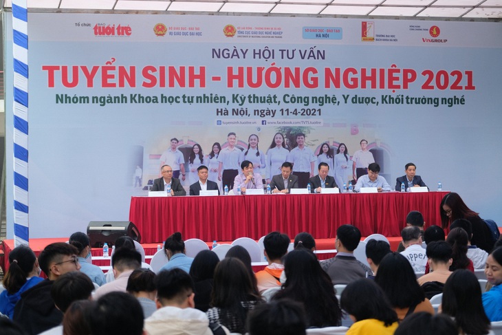 Ngày hội tư vấn tuyển sinh hướng nghiệp 2021: Giúp thí sinh chọn ngành, trường phù hợp - Ảnh 5.