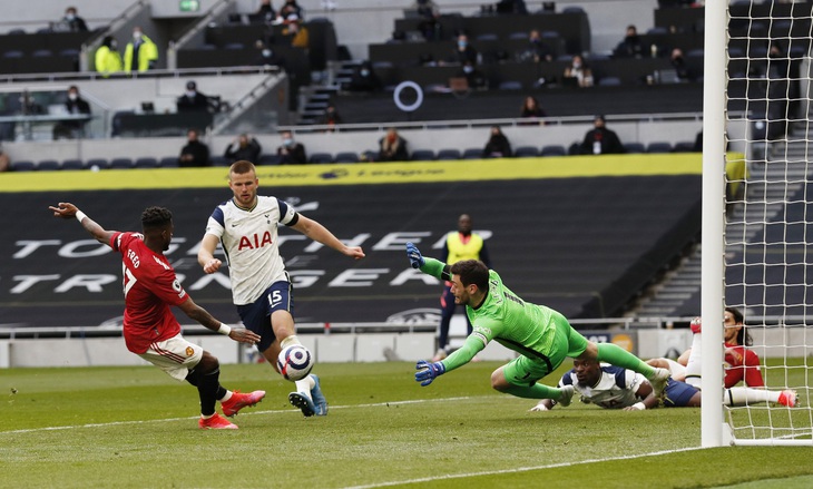 Bùng nổ hiệp 2, Man Utd xử đẹp Tottenham - Ảnh 3.