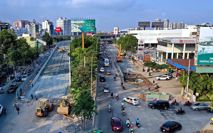 TP.HCM sắp vào mùa mưa: Nơi chạy nước rút chống ngập, nơi... nằm chờ