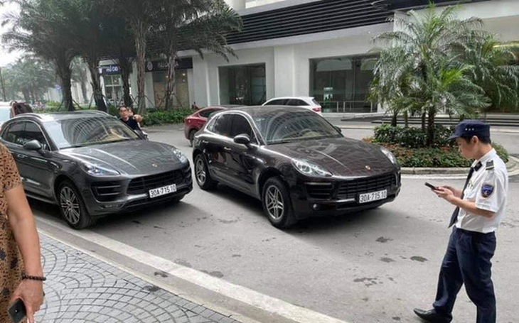 Công an thông báo truy tìm tài xế lái xe Porsche Macan mang biển số giả