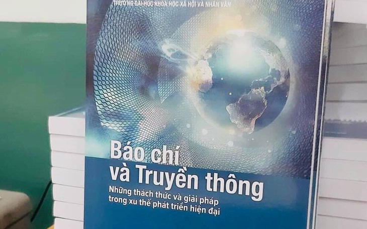 Thu hồi sách về báo chí và truyền thông vì hai tác giả bị tố đạo văn