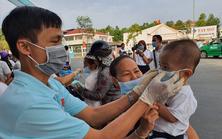 Cần Thơ cảnh giác cao với COVID-19, Tây Ninh xử lý nghiêm xuất nhập cảnh trái phép