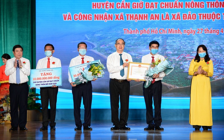 Trao quyết định công nhận Cần Giờ đạt chuẩn nông thôn mới và Thạnh An là xã đảo