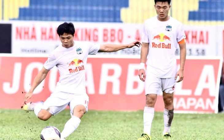 Video: Minh Vương, Công Phượng tỏa sáng rực rỡ, HAGL tiếp tục bay cao tại V-League