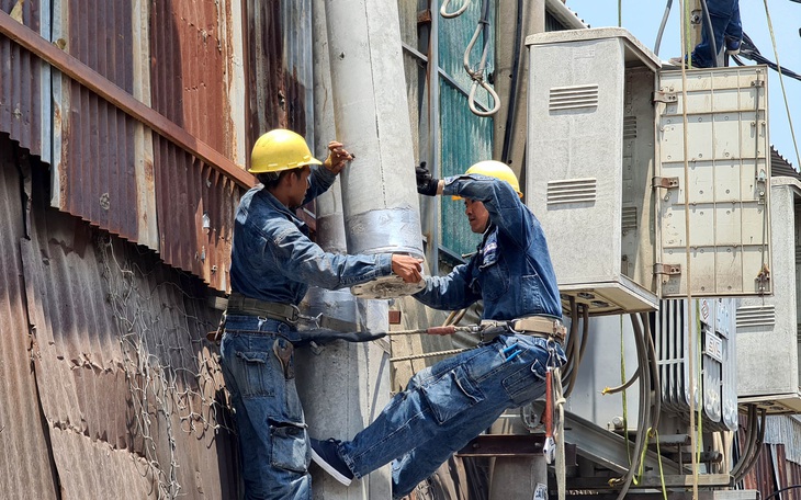 Nhiều người bị dụ chuyển tiền sau cuộc gọi giả danh hù cắt điện vì ‘tiền điện tăng bất thường