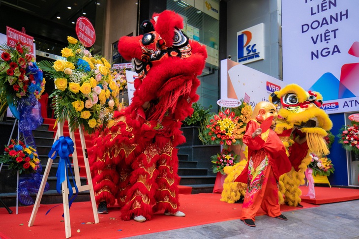 Khai trương trụ sở mới Ngân hàng Liên doanh Việt  Nga chi nhánh TP.HCM - Ảnh 2.