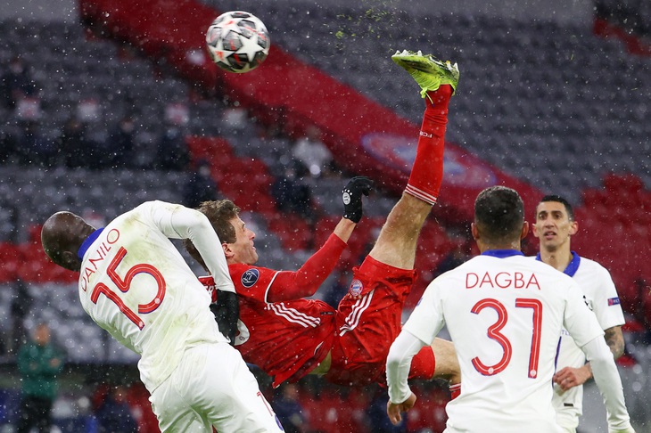 PSG thắng Bayern trong bộ phim bom tấn tôn vinh Mbappe - Ảnh 3.