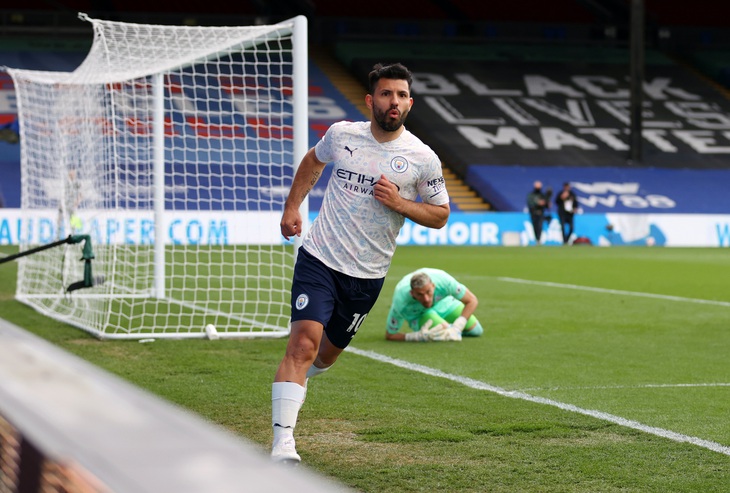 Đá bại Crystal Palace, Man City chạm tay vào cúp vô địch - Ảnh 1.