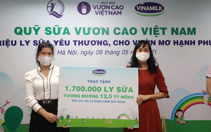 1,7 triệu hộp sữa đến với trẻ em khó khăn giữa dịch COVID-19