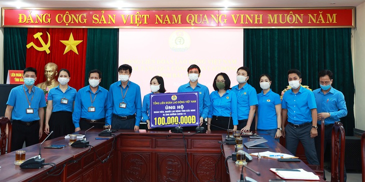 Sẽ hỗ trợ hơn 51.000 công nhân tại Bắc Giang phải nghỉ việc vì COVID-19 - Ảnh 3.