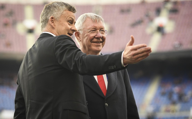 Sir Alex còn đỡ đần cho Solskjaer đến bao giờ?