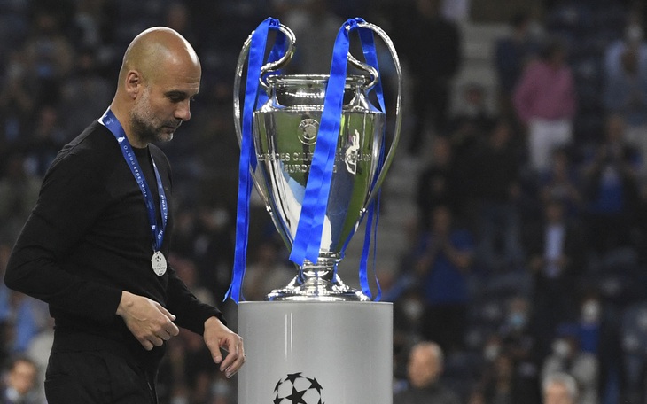 Guardiola đã già!