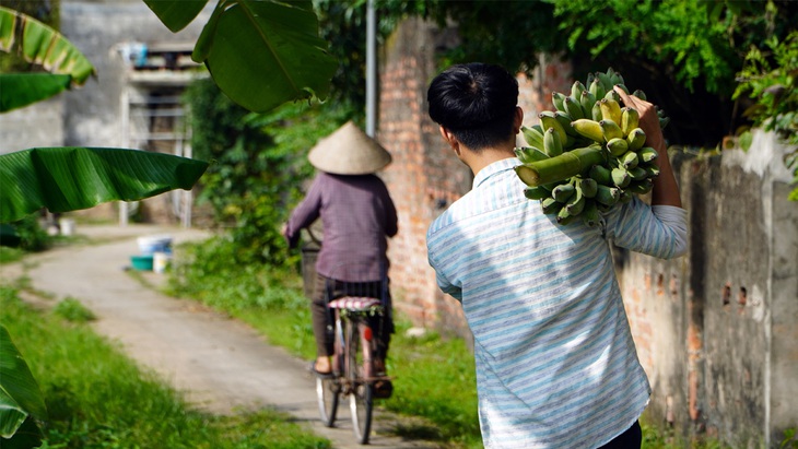 ‘Mình về quê nuôi gà, trồng rau giống như Đen Vâu rap nhé’ - Ảnh 3.