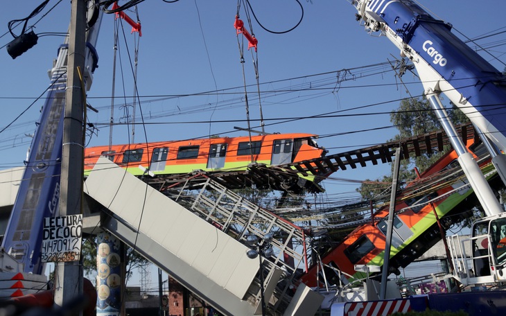 Tổng thống Mexico: Nhanh chóng điều tra vụ gãy cầu vượt metro, không được giấu giếm