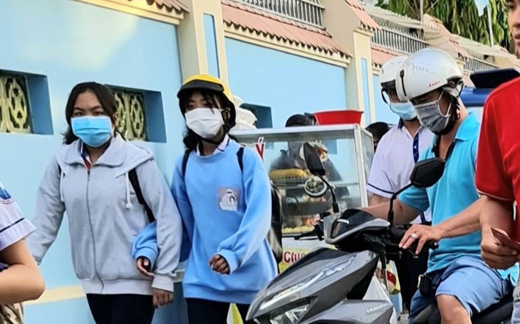 Chủ tịch Sóc Trăng chấn chỉnh văn bản của Sở GD-ĐT: Chỉ học sinh về từ vùng dịch mới cách ly