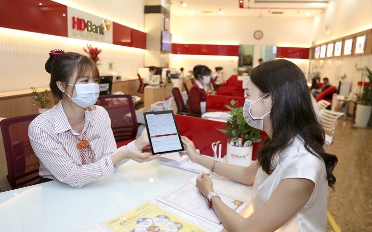 HDBank số hóa quy trình mở tài khoản tại quầy