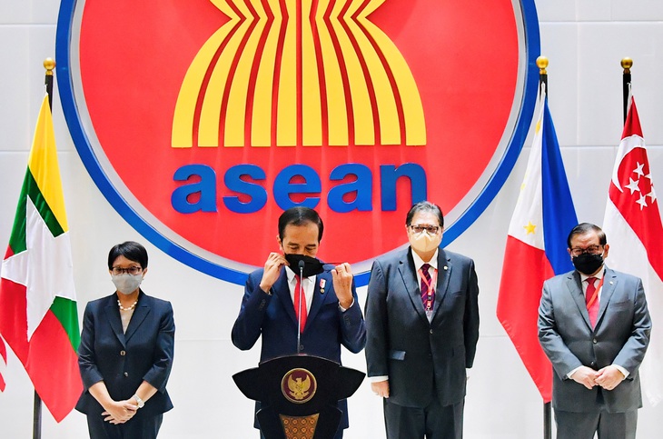 Trung Quốc muốn họp với ASEAN vào tháng sau - Ảnh 1.