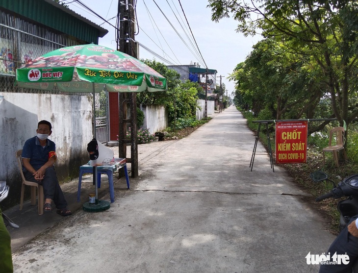 Thái Bình: Cả nhà một cán bộ Sở Nội vụ phải đi cách ly tập trung - Ảnh 1.