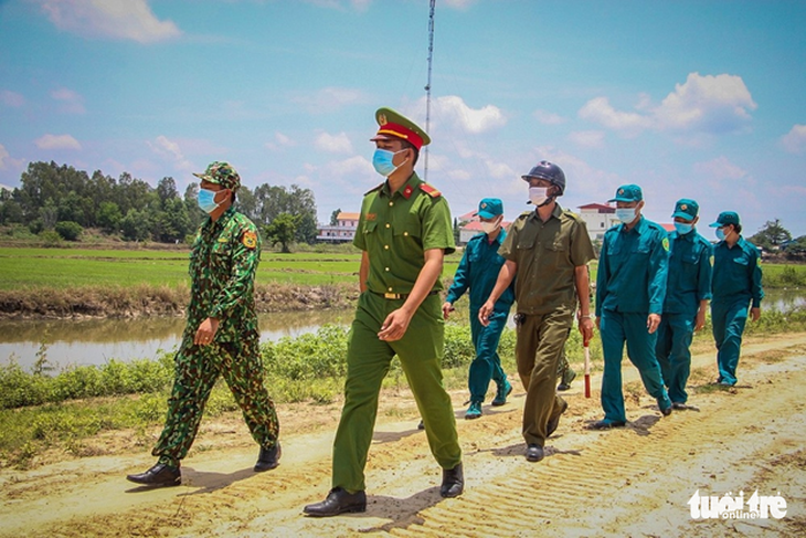 An Giang xét thưởng người tố giác xuất nhập cảnh trái phép - Ảnh 1.