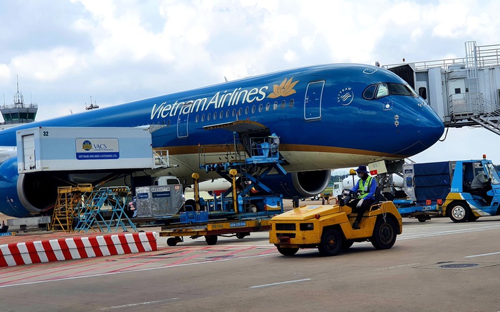 Khách mua vé máy bay Vietnam Airlines được hoàn, đổi do ảnh hưởng dịch COVID-19