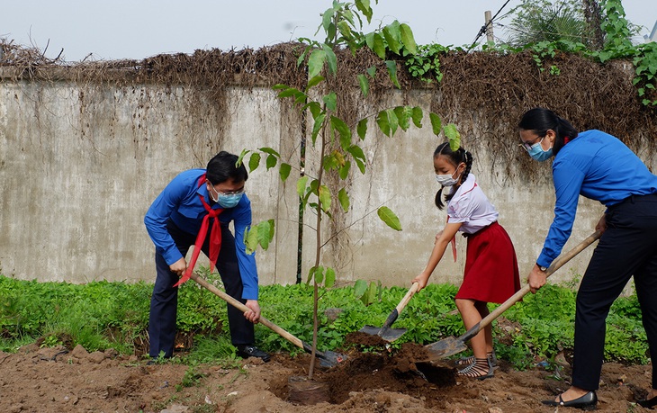 Chia sẻ cùng em thơ - Ảnh 1.