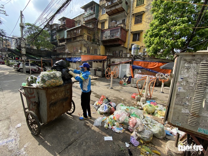 Bị nợ lương, công nhân môi trường cay đắng vay nợ, lượm ve chai sống qua ngày - Ảnh 3.