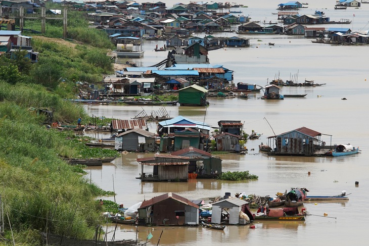 Người gốc Việt ở Campuchia bắt đầu di dời khỏi sông Tonle Sap - Ảnh 4.