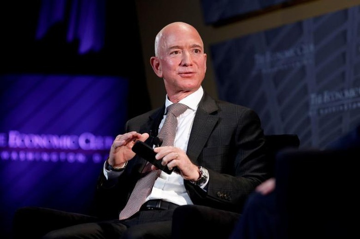 Có người đã trả 28 triệu đôla để bay vào vũ trụ cùng Jeff Bezos - Ảnh 1.