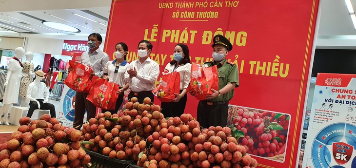 Cần Thơ tiêu thụ 200 tấn vải thiều Bắc Giang - Ảnh 1.