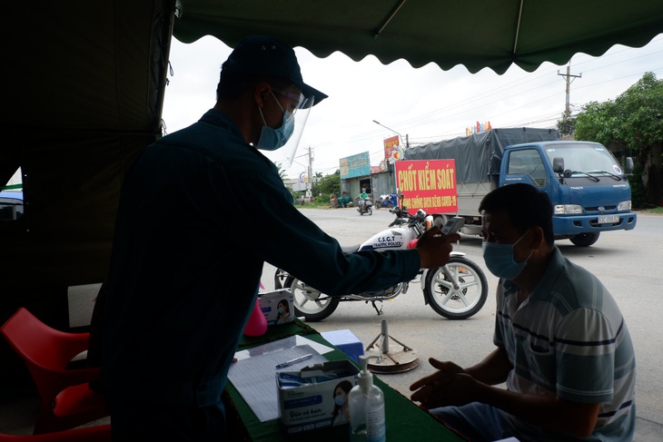 3 tài xế giao hàng cùng một công ty trong khu công nghiệp Long An dương tính - Ảnh 1.