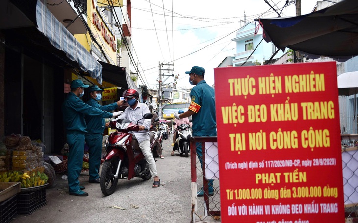 TP.HCM ngưng các chợ tự phát, dừng vận chuyển hành khách công cộng