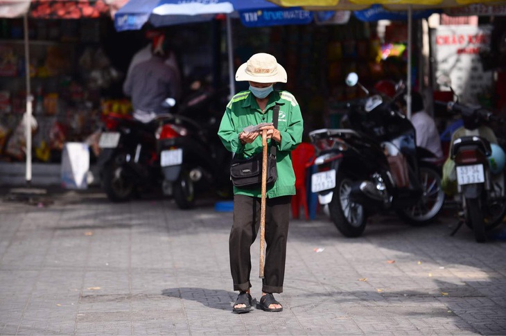 Người lao động ở TP.HCM cần làm gì để được nhận hỗ trợ 1,5 triệu đồng? - Ảnh 1.