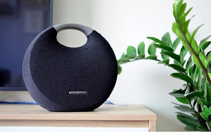 Loa, tai nghe JBL khuyến mại khủng: Cơ hội có 1-0-2 mùa EURO - Ảnh 1. Loa, tai nghe JBL khuyến mại khủng: Cơ hội có 1-0-2 mùa EURO - Ảnh 1.