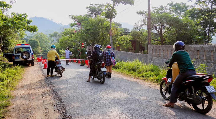 Sợ ‘cách ly tập trung’, thanh niên trở về từ vùng dịch Bình Dương lái xe máy bỏ trốn - Ảnh 1.