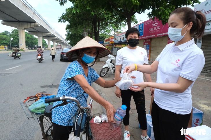 Bữa sáng yêu thương mùa COVID-19: Cảm ơn, cảm ơn rất nhiều - Ảnh 1.