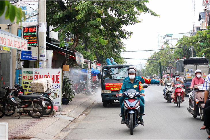 Bệnh nhân COVID-19 rời Thủ Đức về nhà ở Tân Phú đã được đưa trở lại nơi điều trị - Ảnh 1.