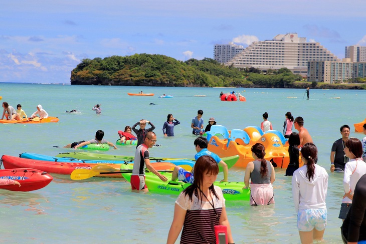 Guam triển khai chương trình nghỉ dưỡng vaccine để thúc đẩy du lịch - Ảnh 1. Guam triển khai chương trình nghỉ dưỡng vaccine để thúc đẩy du lịch - Ảnh 1.