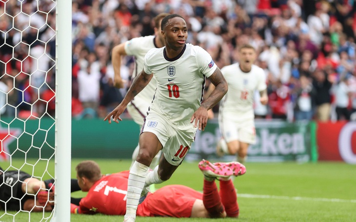 Sterling và Kane giúp tuyển Anh trả món 